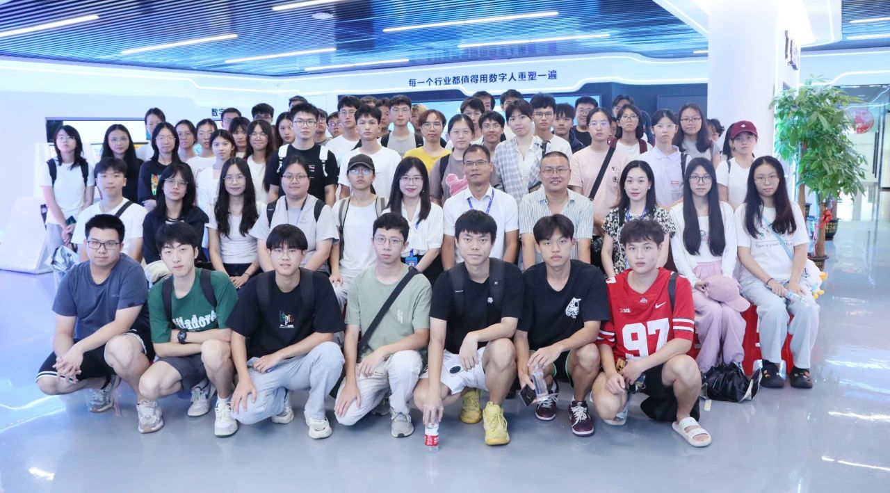探索未来科技，，，，，，共筑智慧桥梁